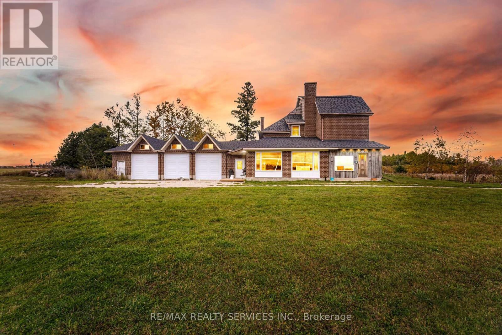 Detached at 764059 240 SIDE ROAD, Melancthon