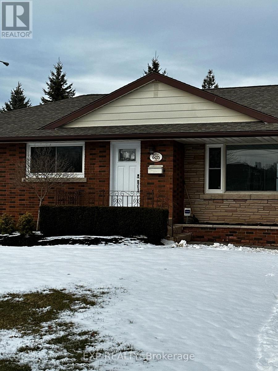 Detached at LOWER - 6035 BRITANNIA CRESCENT, Niagara Falls (Hospital)