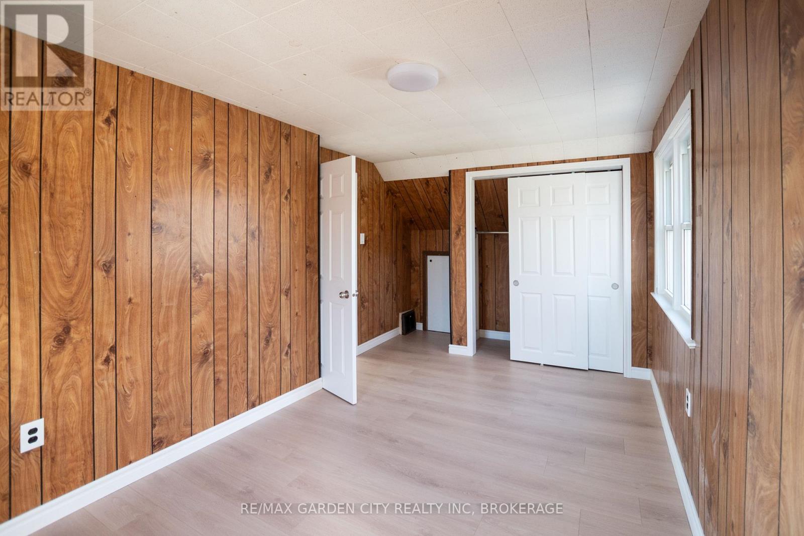 Detached at 9 FIR AVENUE, St. Catharines