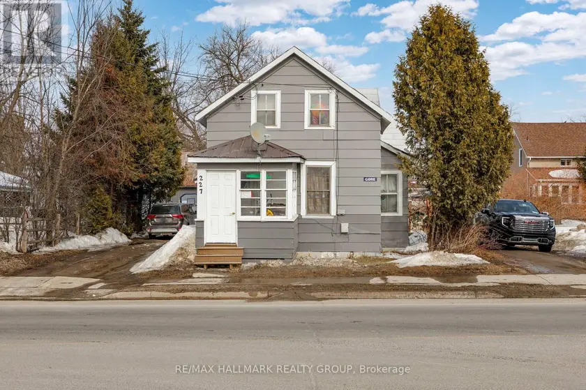 Semi-Detached/Link at 229 GORE STREET E, Perth