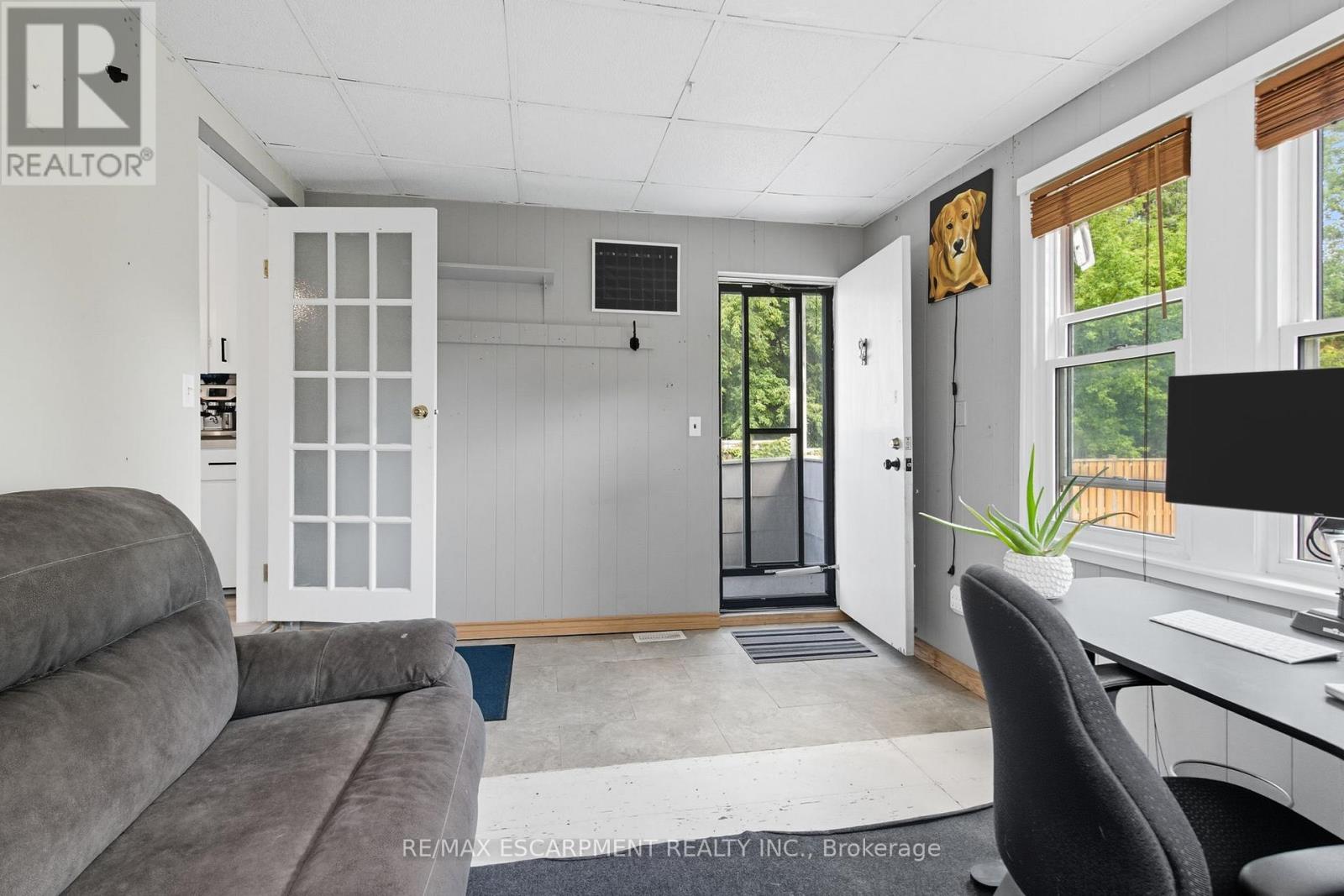 Detached at 157 EAST 5TH STREET, Hamilton