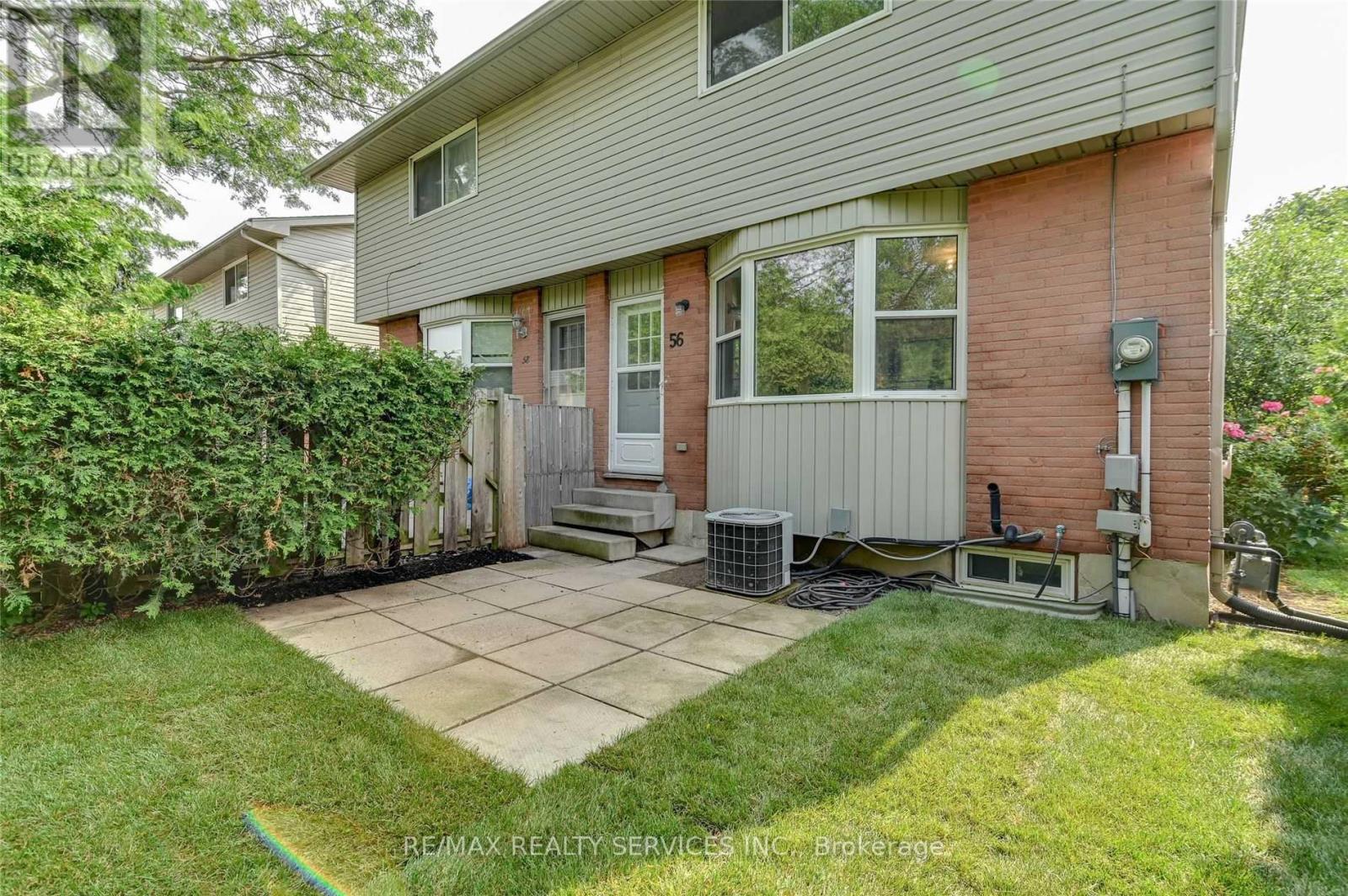 Townhouse at 56 - 1250 JALNA BOULEVARD, London