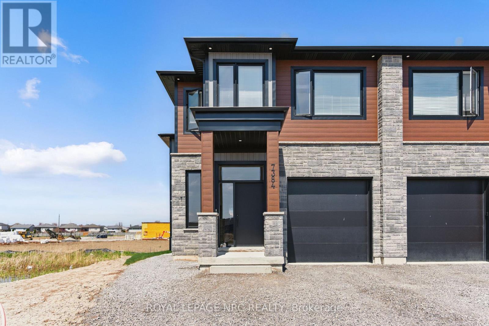 Semi-Detached/Link at 7384 SPLENDOUR DRIVE, Niagara Falls (Brown)