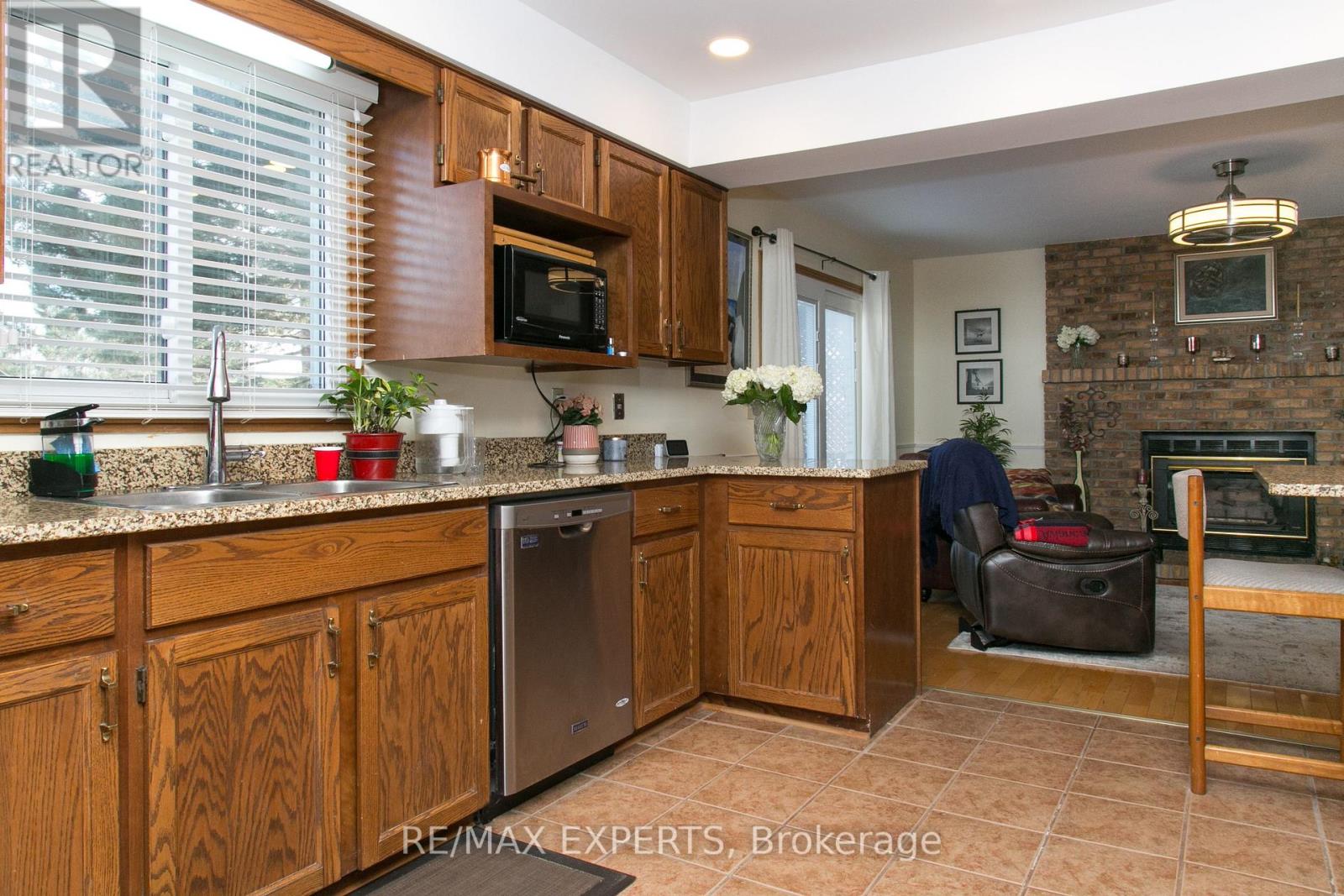 Detached at 196 SHANNON PLACE, Tecumseh