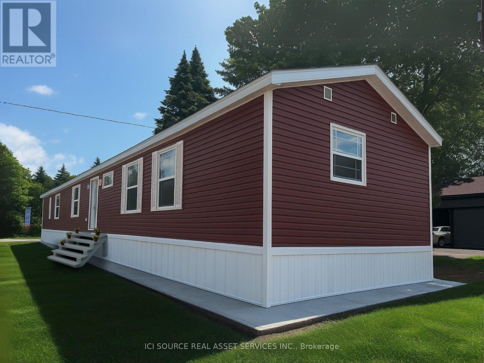 Detached at 305 - 8250 COUNTY RD 17, Clarence-Rockland