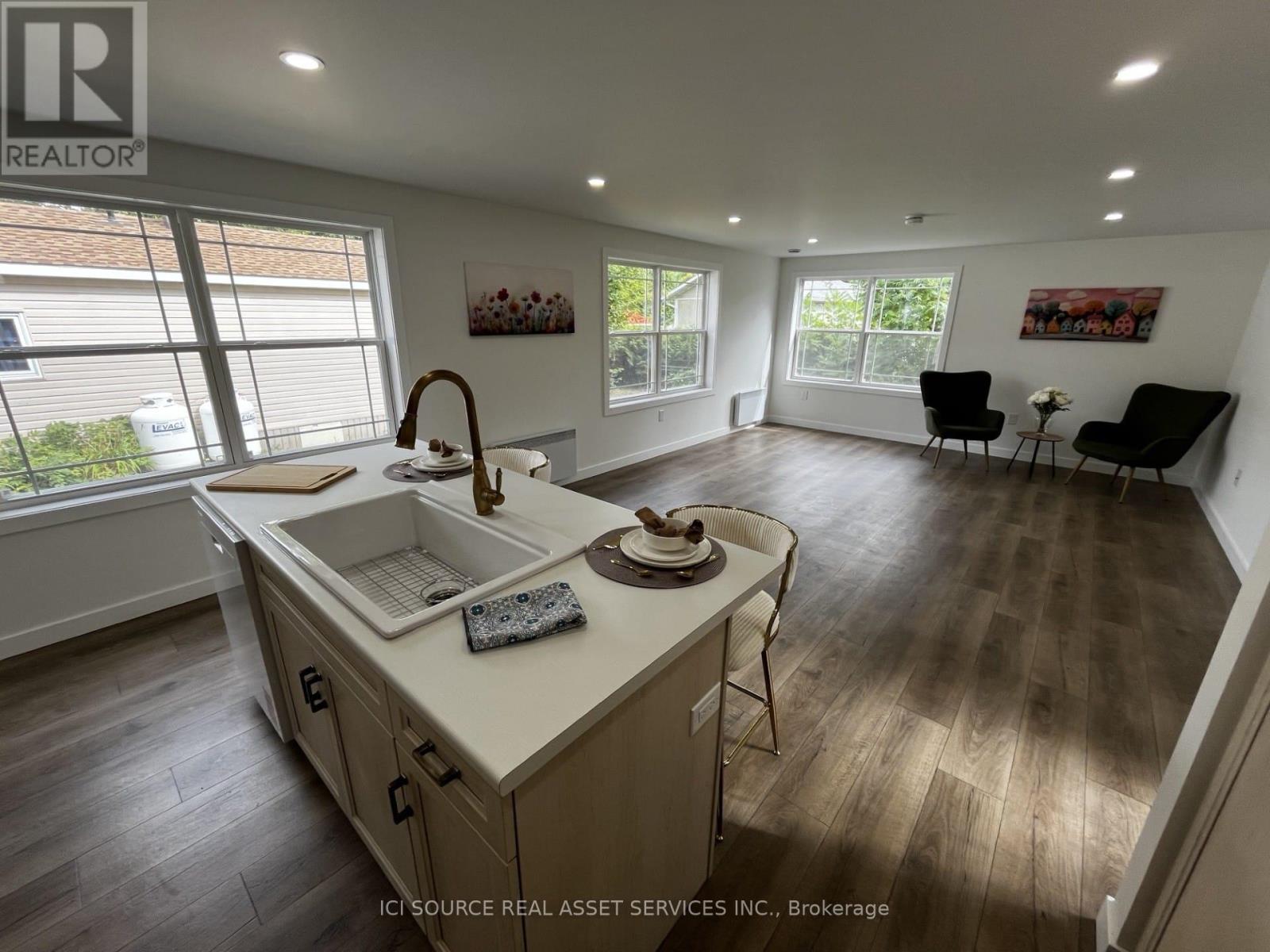 Detached at 305 - 8250 COUNTY RD 17, Clarence-Rockland