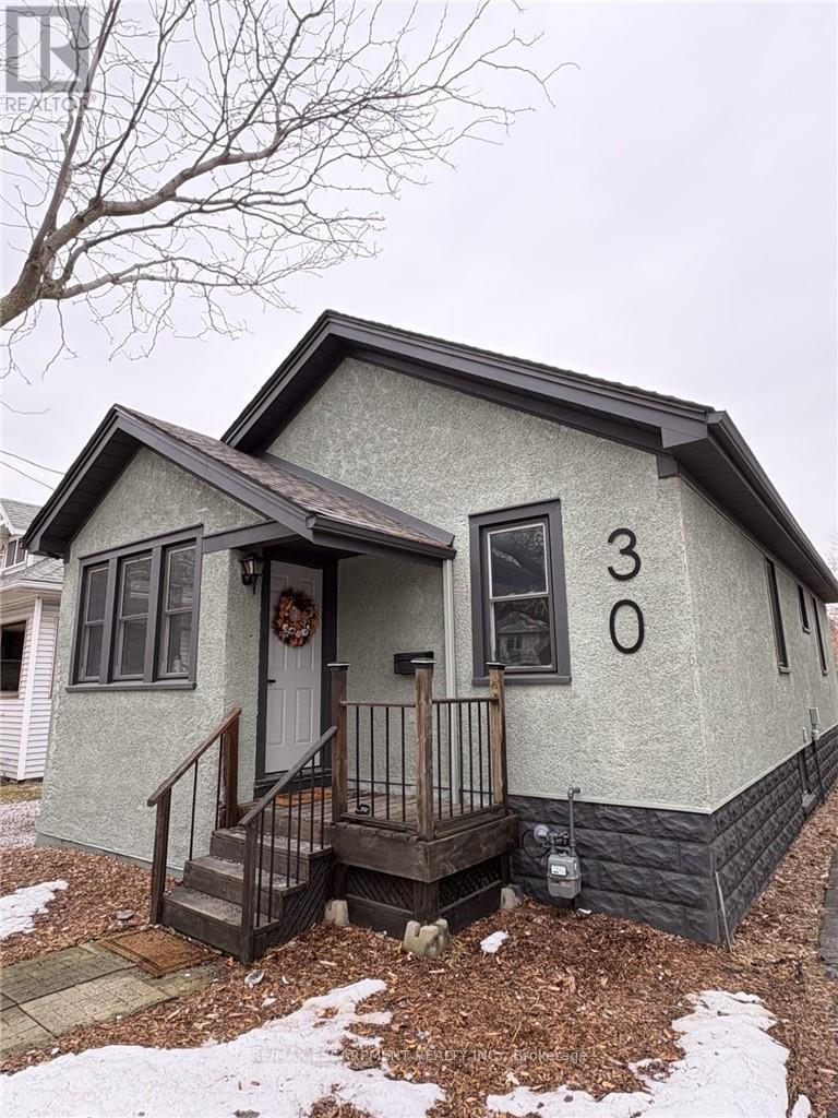 Detached at 30 EASTCHESTER AVENUE, St. Catharines (E. Chester)