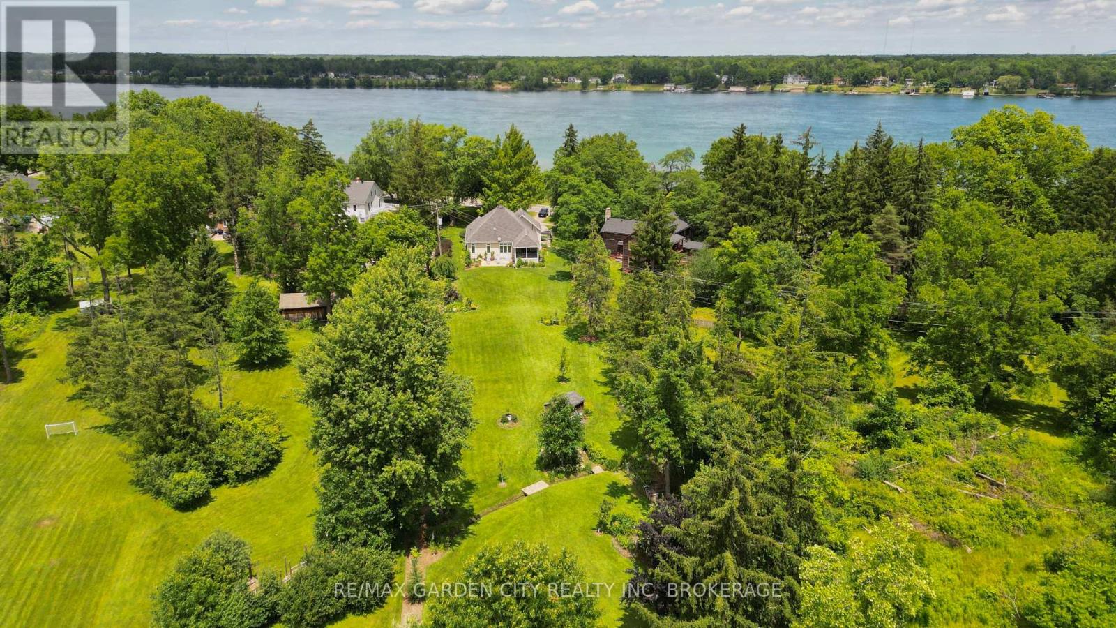 Detached at 3089 NIAGARA RIVER PARKWAY, Fort Erie