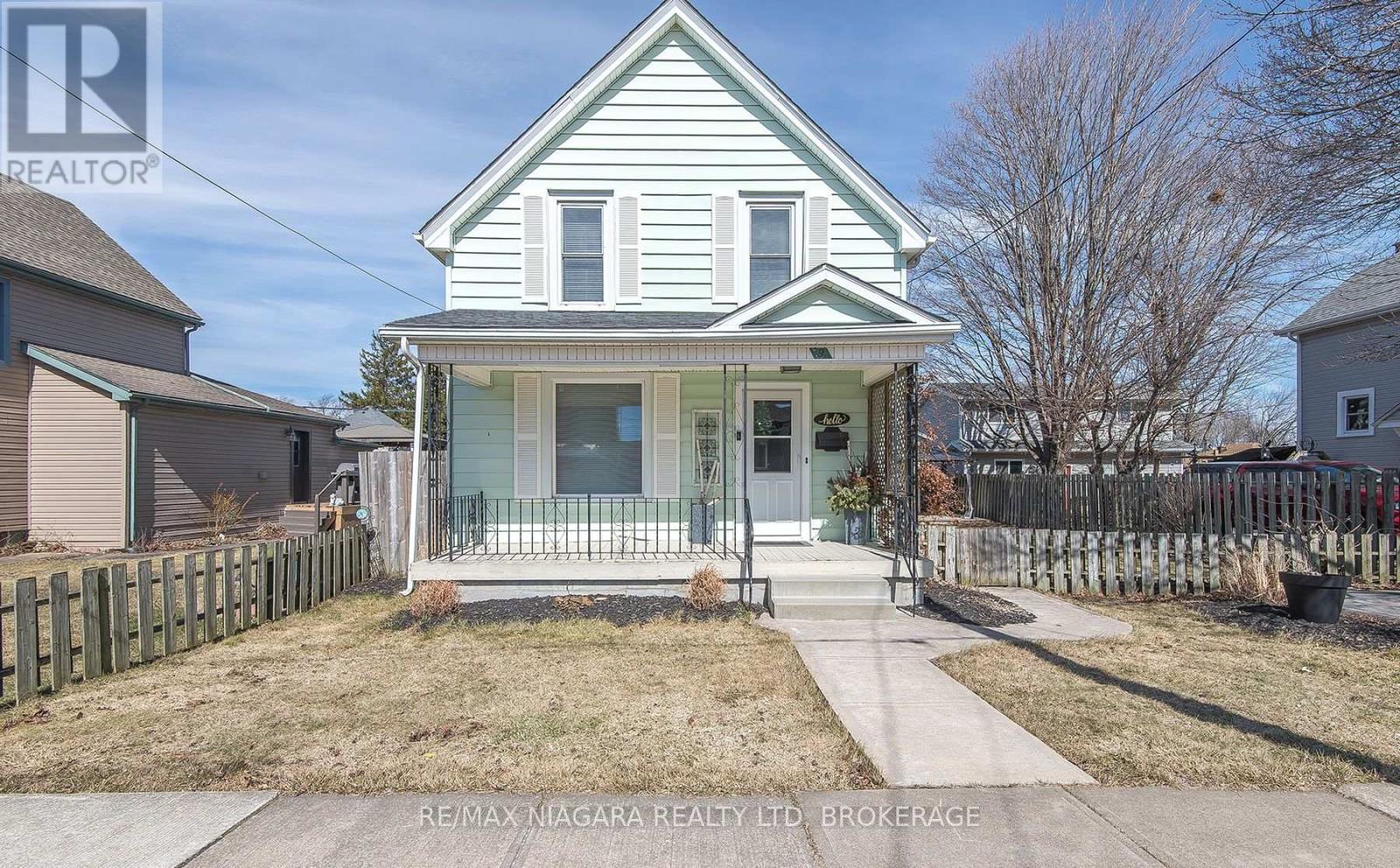 Detached at 9 BEECH STREET, Port Colborne (Main Street)
