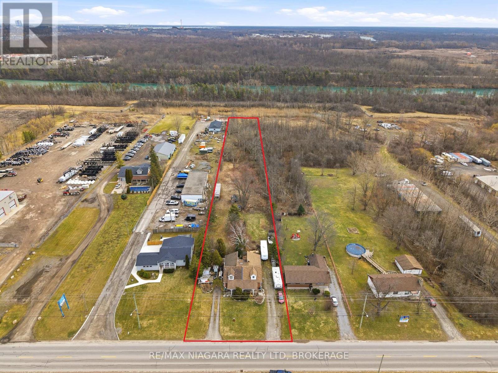 Multiplex at 8356 OAKWOOD DRIVE, Niagara Falls (Marineland)