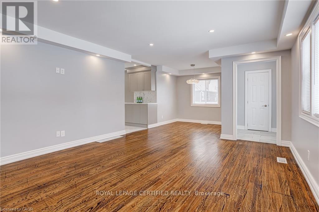 Detached at 54 DUNCOMBE DRIVE, Hamilton
