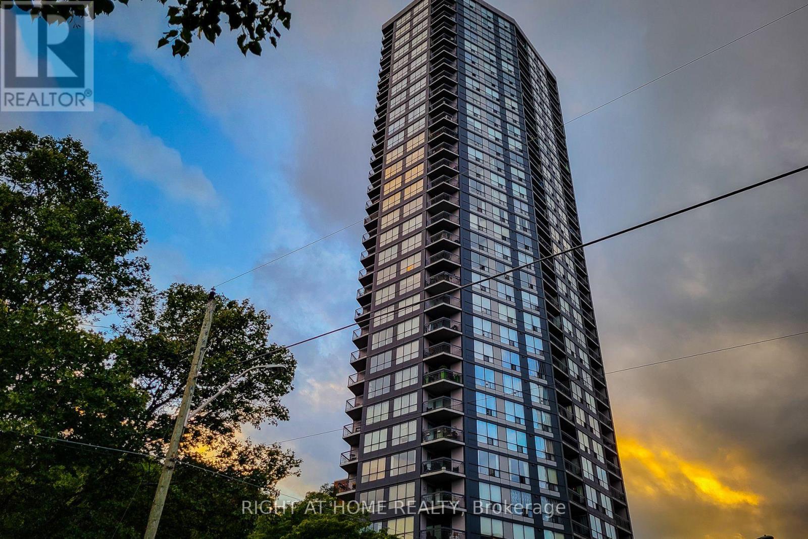 Apartment at 601 - 150 CHARLTON AVENUE E, Hamilton (Corktown)