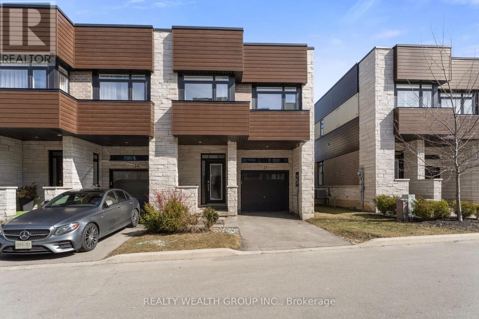 Townhouse at 23 - 35 MIDHURST HEIGHTS, Hamilton (Stoney Creek Mountain)