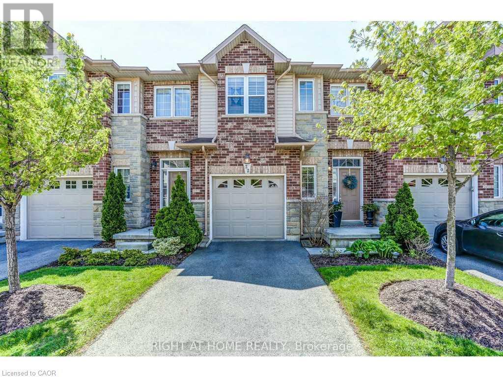 Townhouse at 9 - 22 LIDDYCOAT LANE, Hamilton (Ancaster)