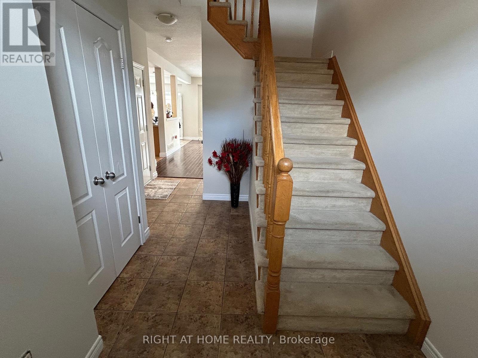 Townhouse at 9 - 22 LIDDYCOAT LANE, Hamilton