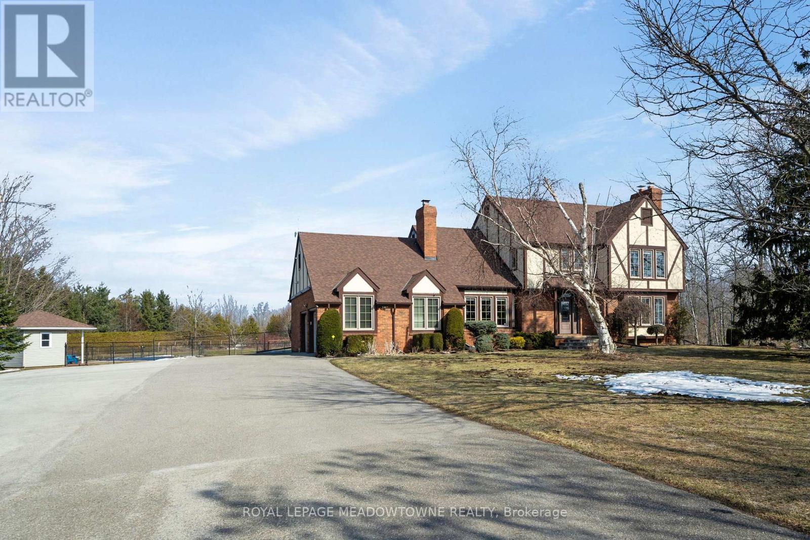 Detached at 4905 FIRST LINE, Erin