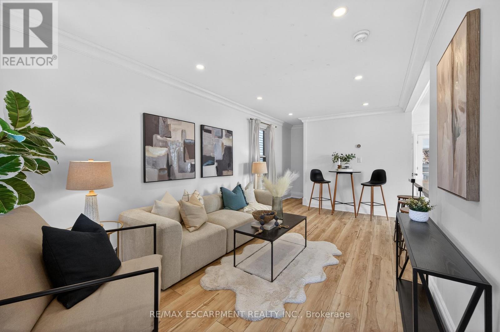 Detached at 8 EAST 23RD STREET, Hamilton (Eastmount)