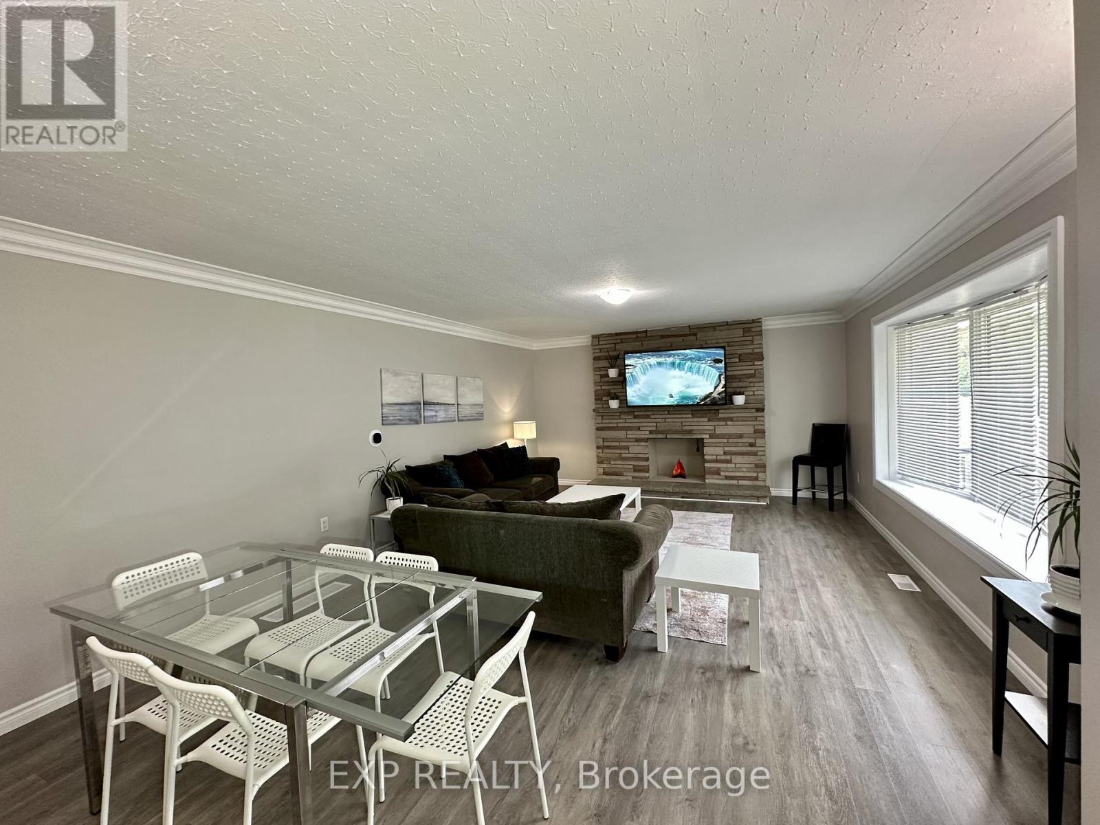 Detached at 16 BROADVIEW AVENUE, St. Catharines (Glendale/Glenridge)