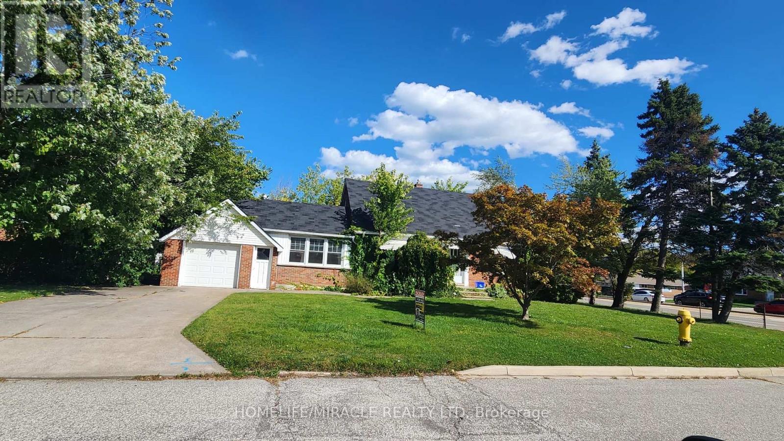 Detached at 486 MATTHEW BRADY AVENUE, Windsor