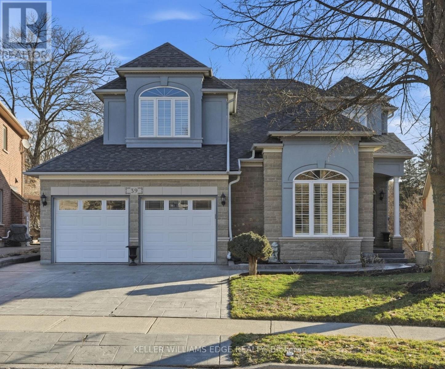 Detached at 39 WINEGARDEN TRAIL, Hamilton (Dundas)