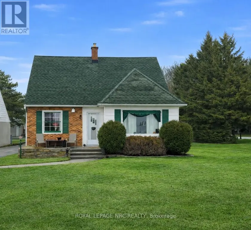 Detached at 19 LAKESHORE ROAD, Port Colborne