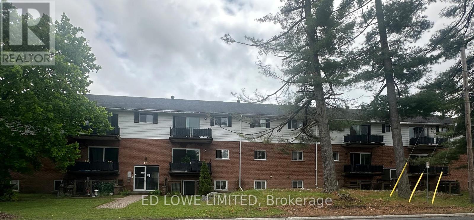Multiplex at 105 WINEWOOD AVENUE W, Gravenhurst