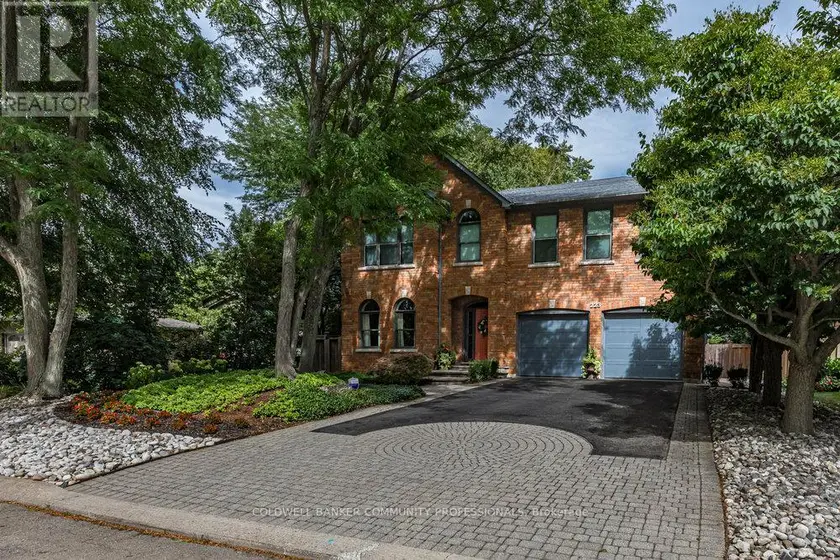 Detached at 223 BRIAR HILL CRESCENT, Hamilton (Ancaster)