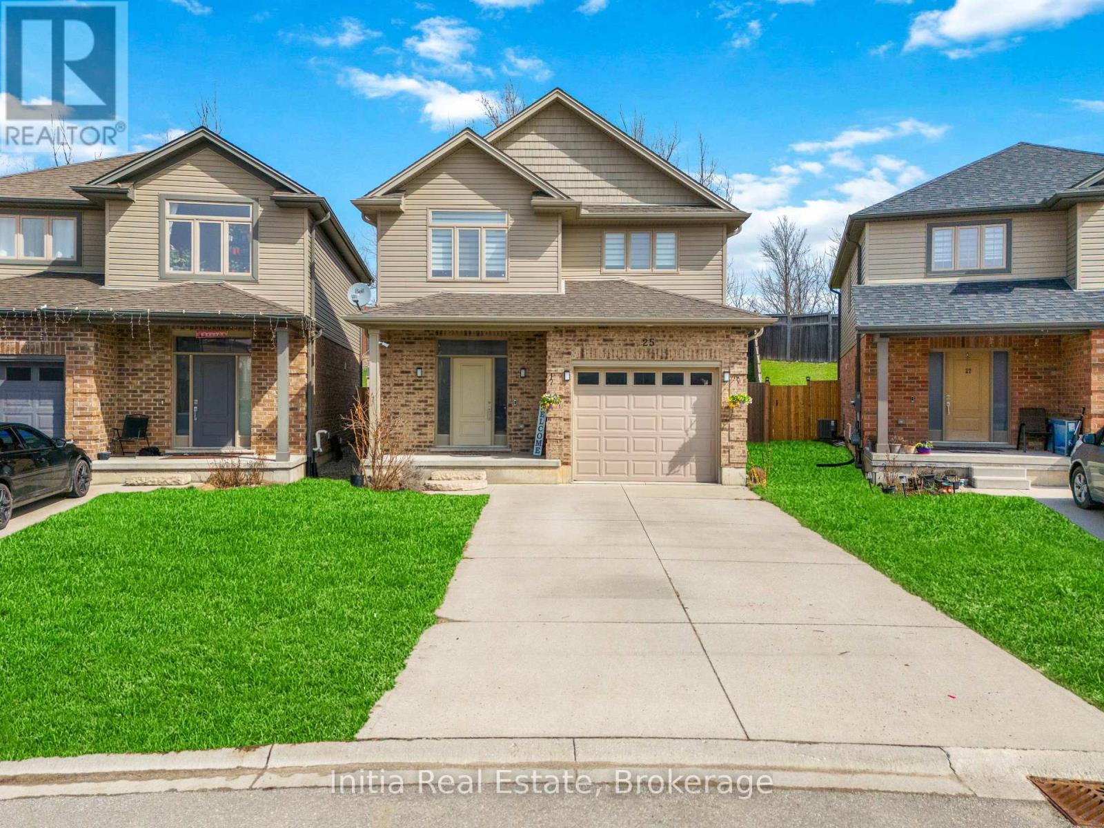 Detached at 25 QUEENSWAY DRIVE, Strathroy-Caradoc (SE)