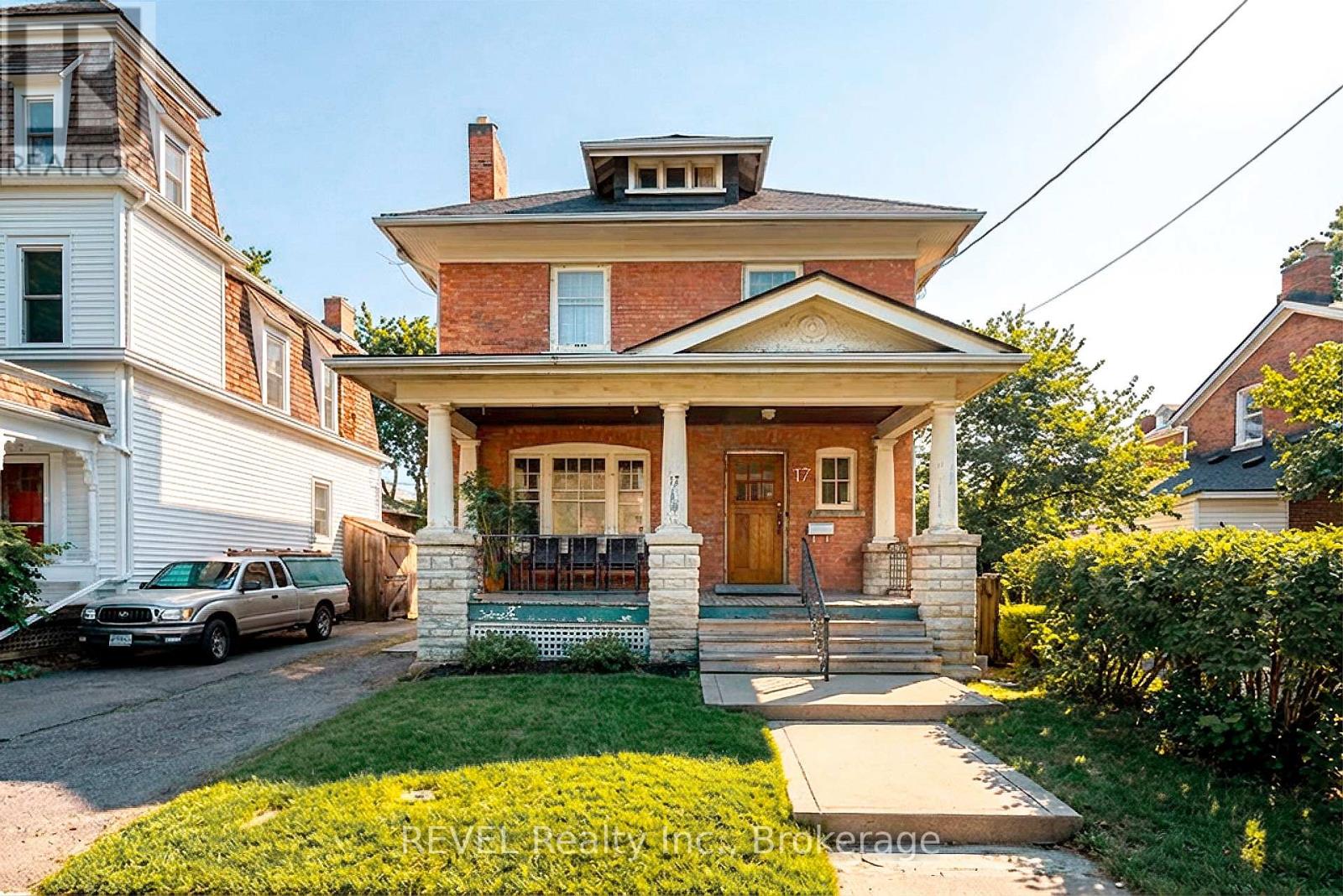 Detached at 17 BEECHER STREET, St. Catharines (Downtown)