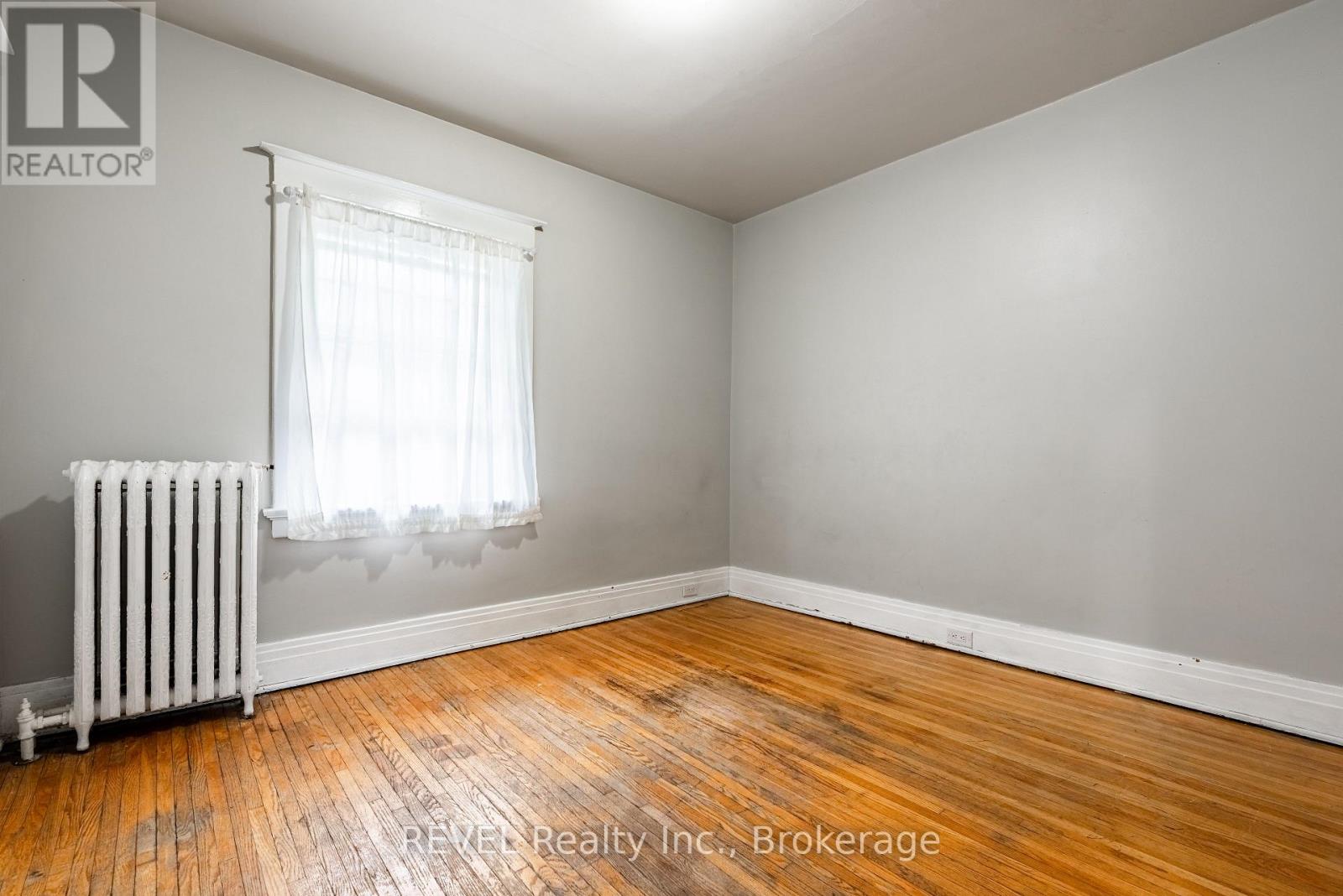Detached at 17 BEECHER STREET, St. Catharines
