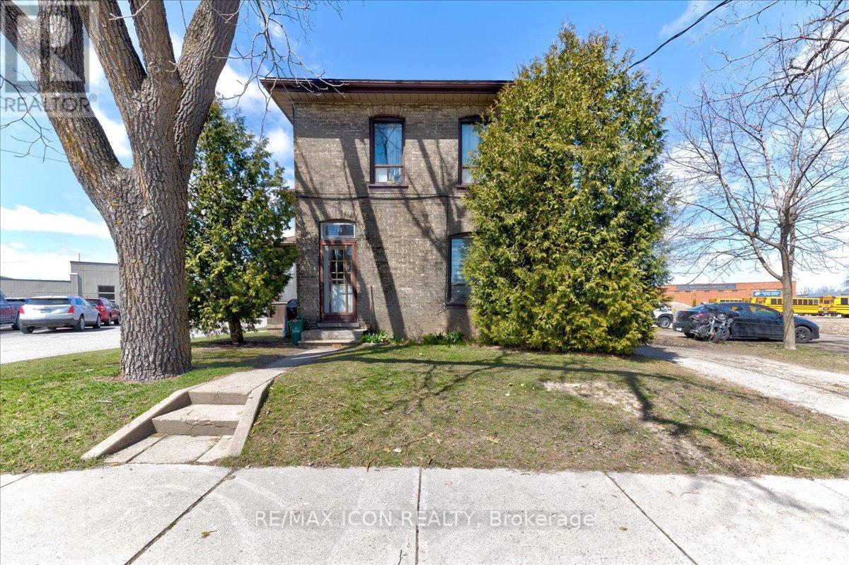 Multiplex at 135 SHERWOOD DRIVE, Brantford