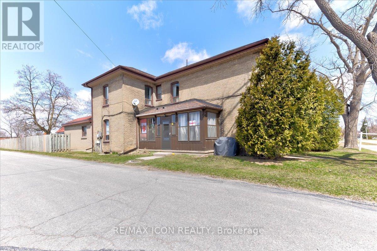 Multiplex at 135 SHERWOOD DRIVE, Brantford
