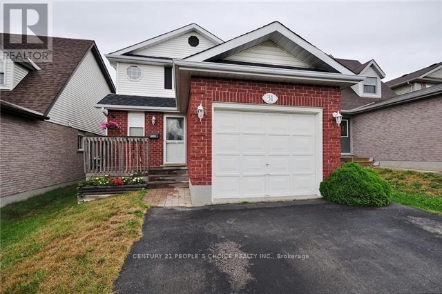 Detached at 31 MOSS PLACE, Guelph (Kortright West)