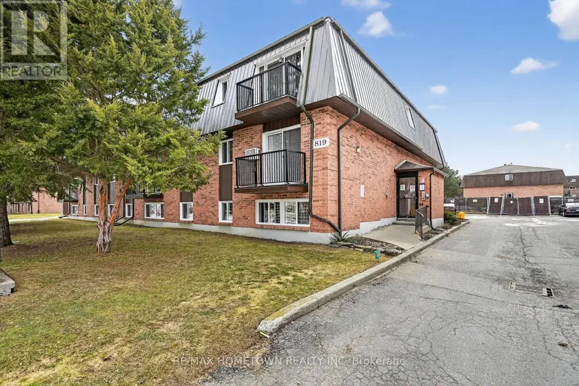 Apartment at 15 - 819 MACODRUM DRIVE, Brockville