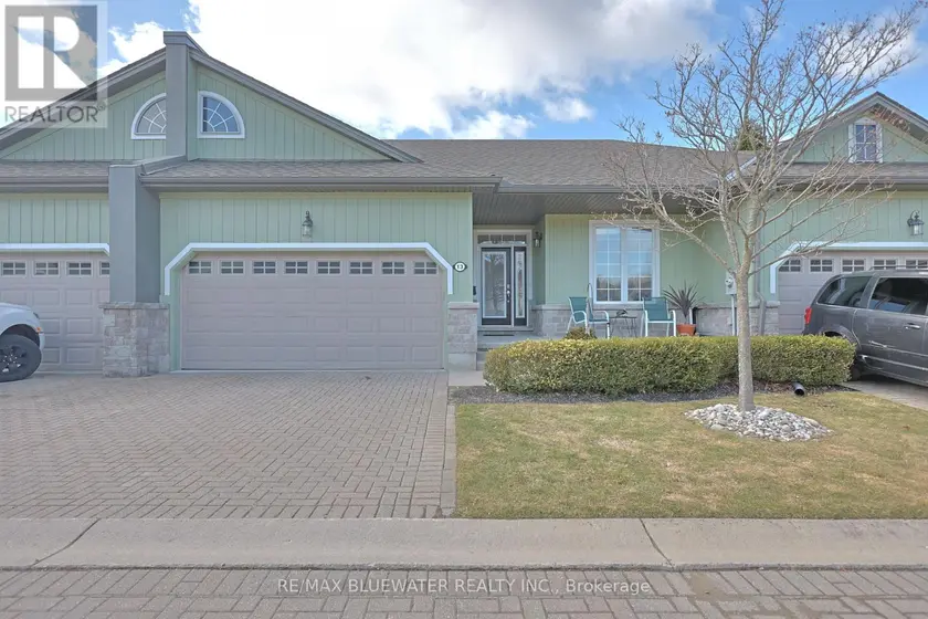 Townhouse at 13 OAKWOOD LINKS LANE, South Huron