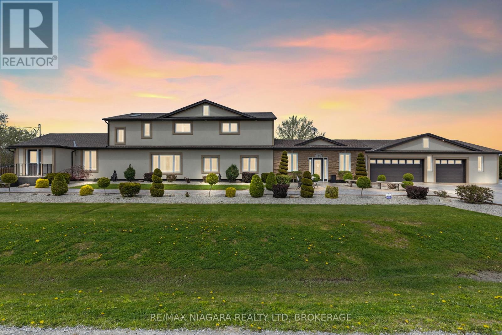 Detached at 724 LINE 3 ROAD S, Niagara-on-the-Lake (Virgil)
