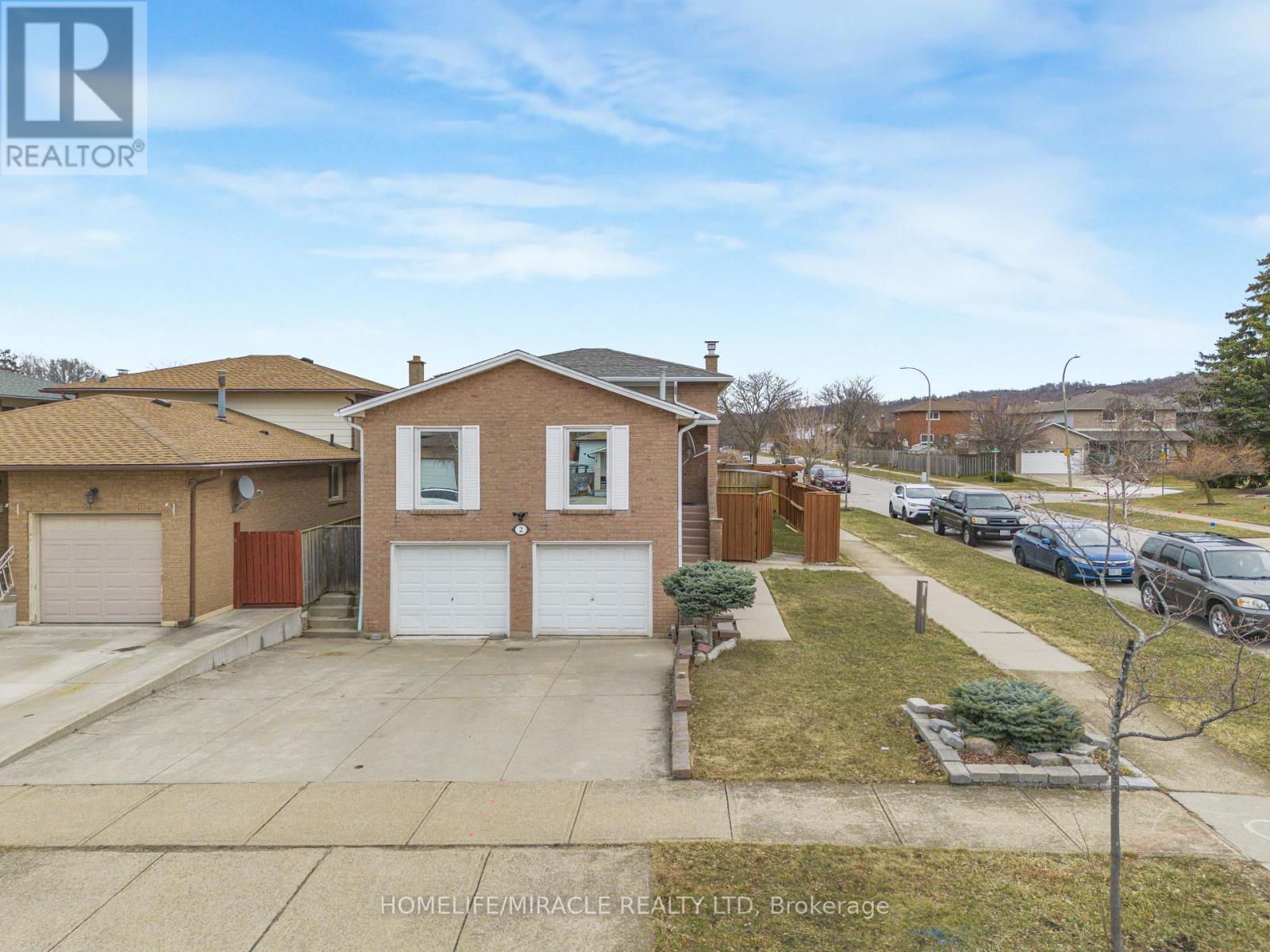 Detached at 2 ENVOY BOULEVARD, Hamilton (Stoney Creek)