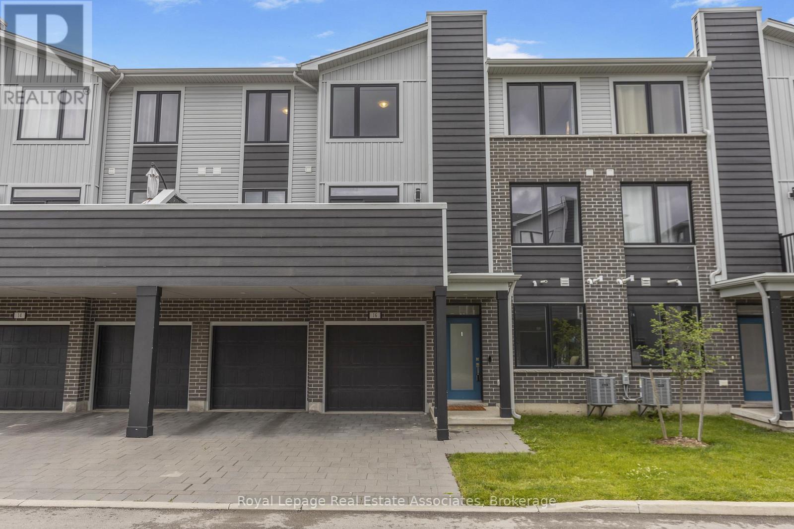 Townhouse at 16 - 177 EDGEVALLEY ROAD, London East (East D)