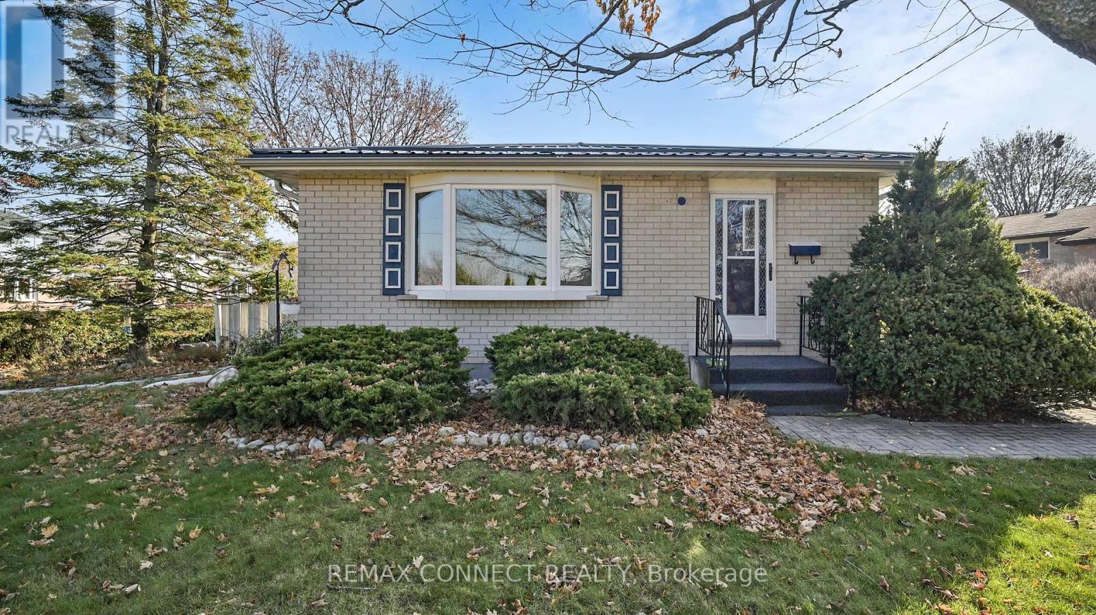 Detached at 3 ROSEWELL STREET, Hamilton (Randall)
