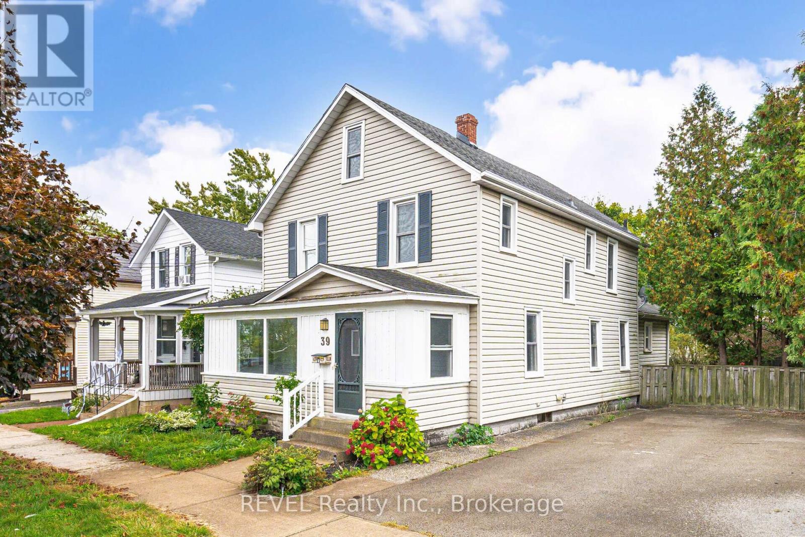 Detached at 39 PHIPPS STREET, Fort Erie (Central)