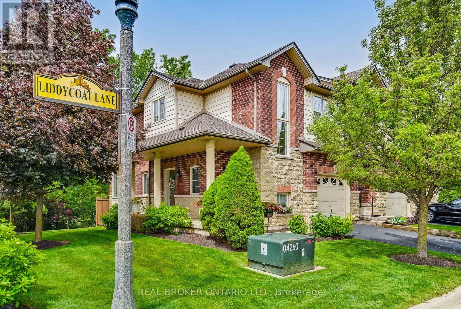 Townhouse at 5 LIDDYCOAT LANE, Hamilton (Ancaster)