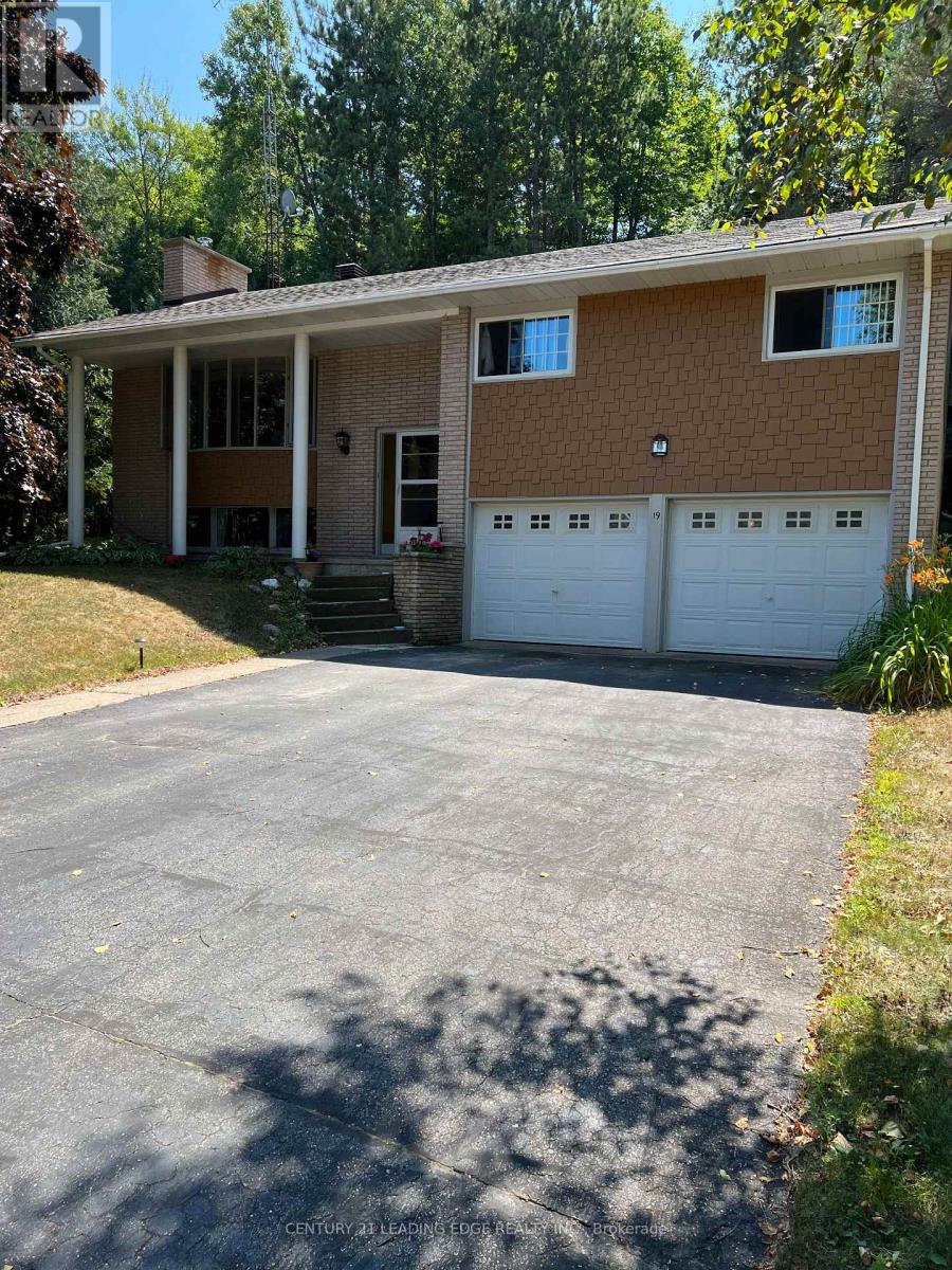 Detached at 19 FOREST HILL ROAD, Bancroft (Bancroft Ward)