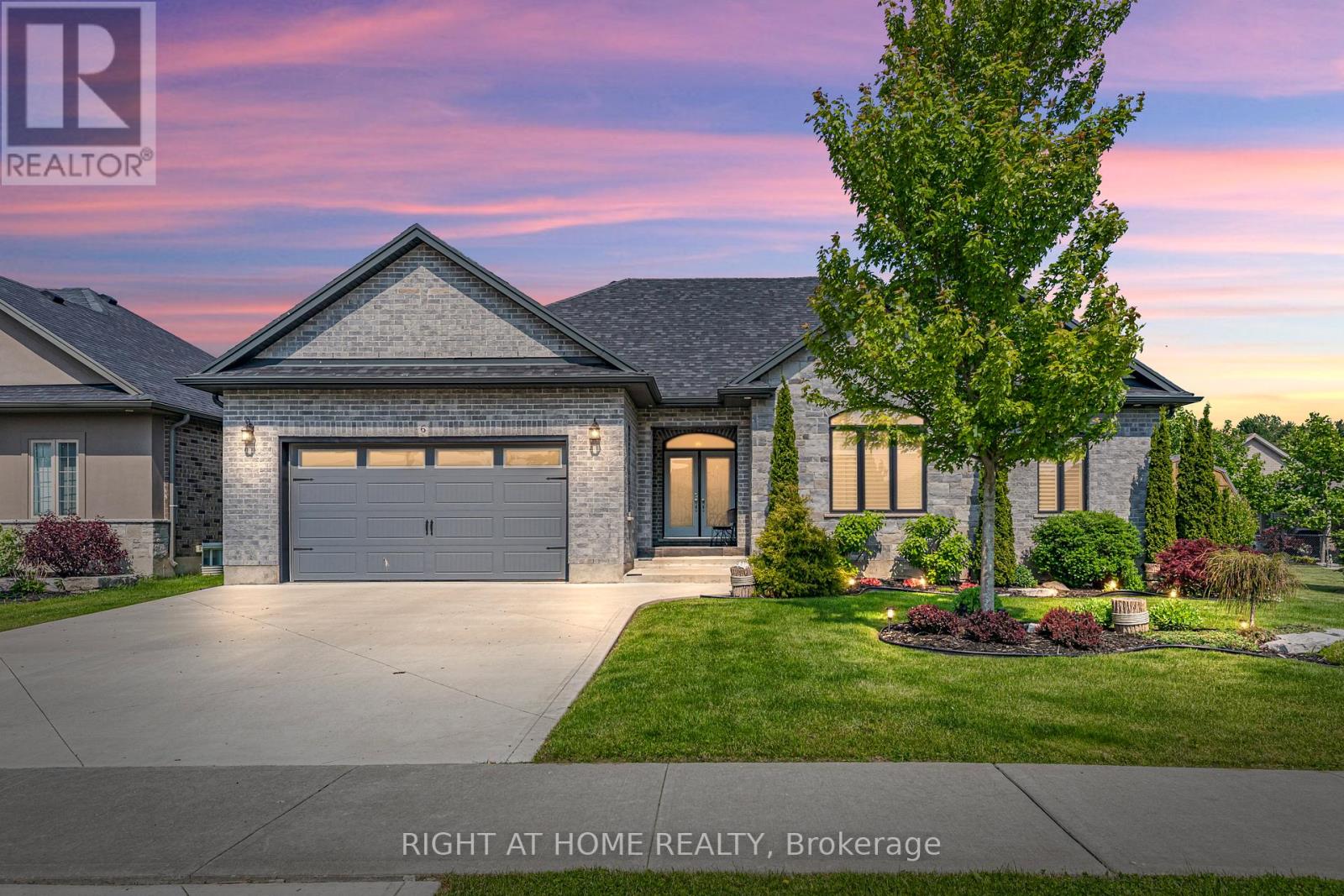 Detached at 6 BLUENOSE DRIVE, Norfolk (Port Dover)