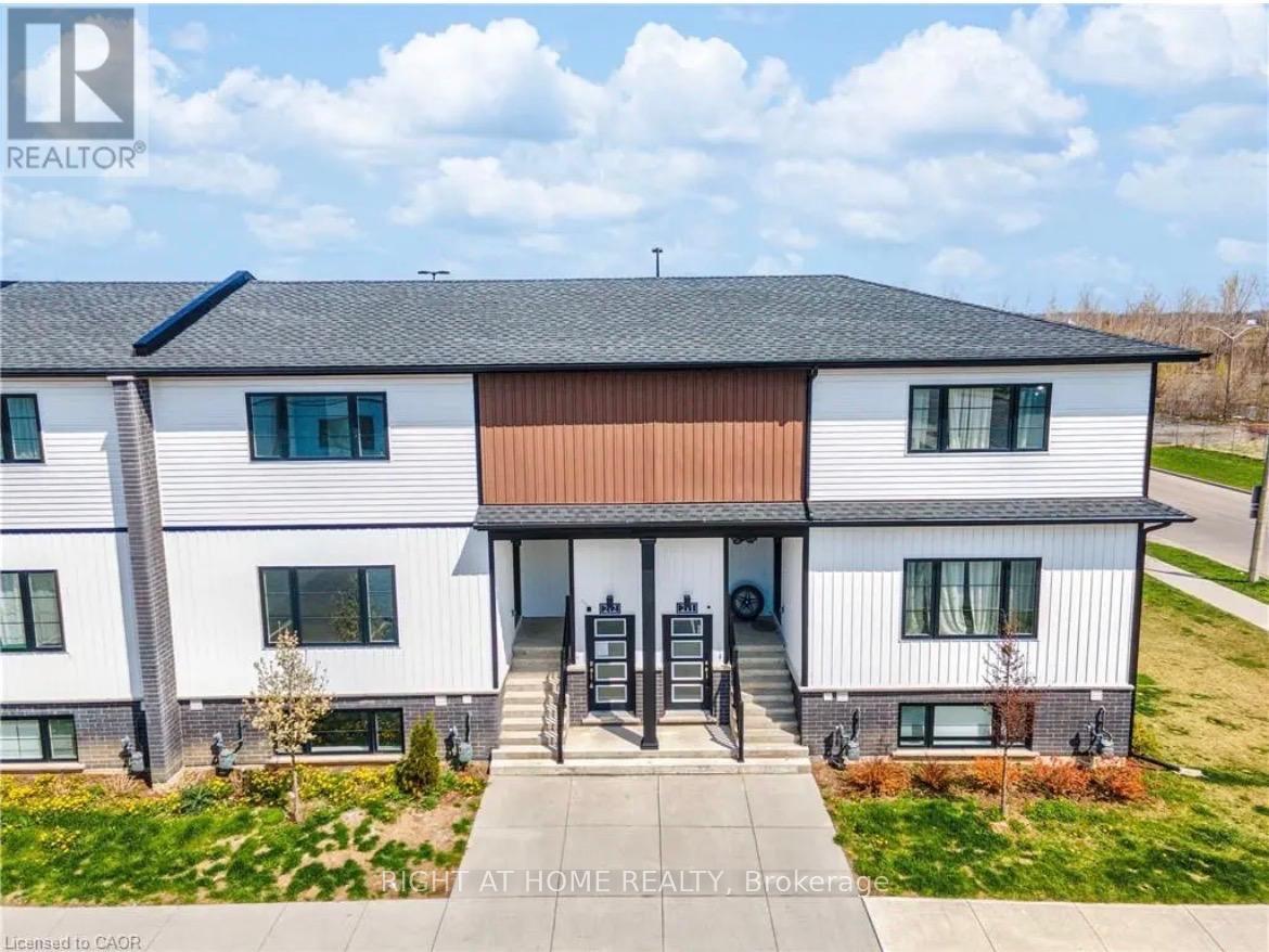 Townhouse at 212 - 4263 FOURTH AVENUE, Niagara Falls (Downtown)