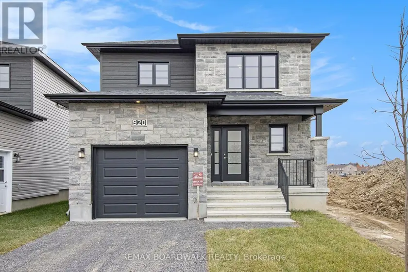 Detached at 1145 MONTBLANC CRESCENT, Russell