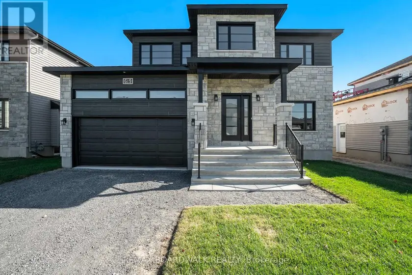 Detached at 619 GENEVA CRESCENT, Russell