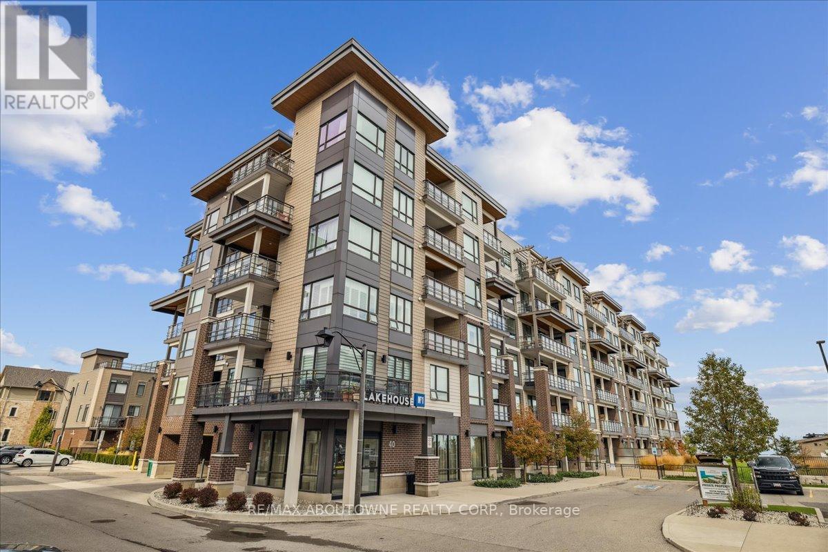 Townhouse at 102 - 40 ESPLANADE LANE, Grimsby (Grimsby Beach)