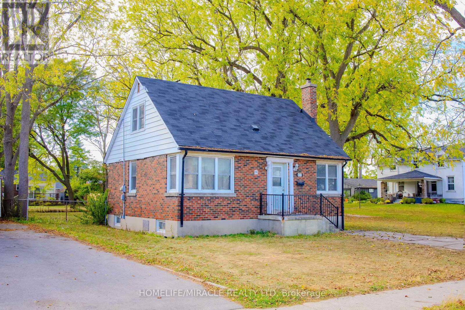 Detached at 437 CLARKE ROAD, London East (East H)