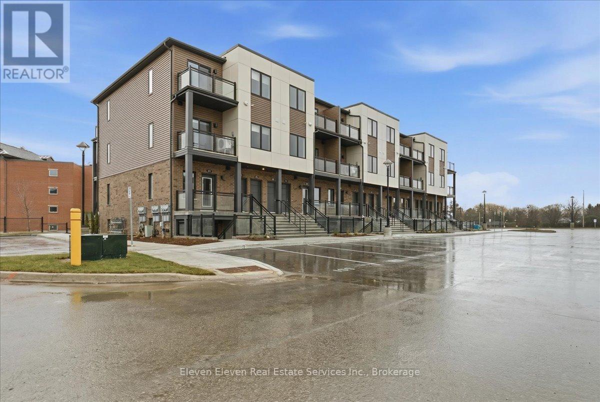 Townhouse at 88 - 940 ST. DAVID STREET N, Centre Wellington (Fergus)