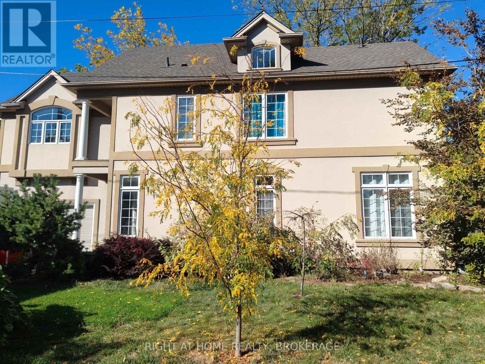 Detached at 22 URSULA AVENUE, St. Catharines (Burleigh Hill)